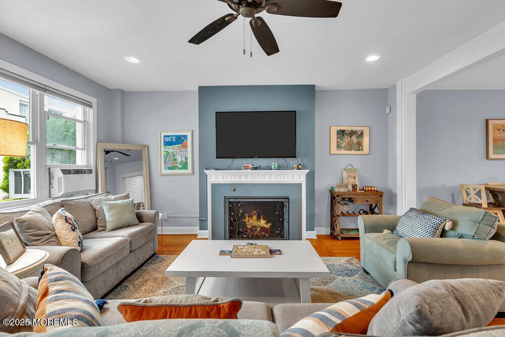 8 Deal Lake Ct in Asbury Park, NJ - Building Photo