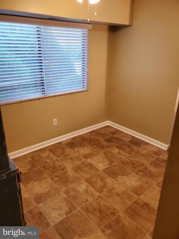 1605 Meadowview Ln in Mont Clare, PA - Building Photo - Building Photo