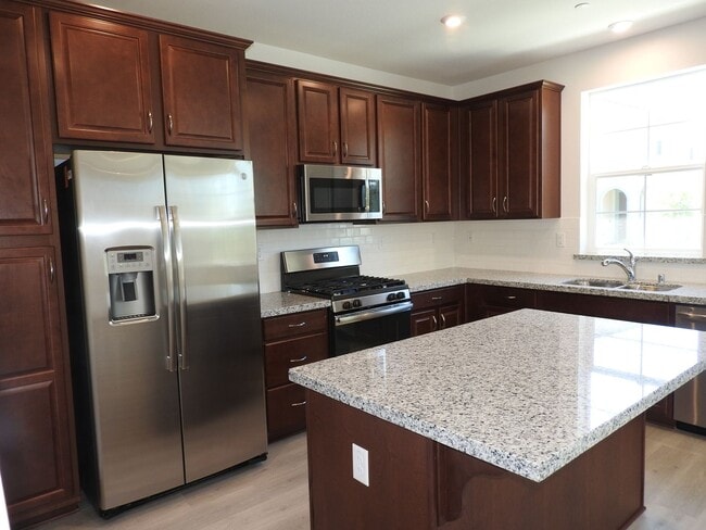 1209 Knox Way in Roseville, CA - Building Photo - Building Photo