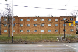 17800 Euclid Ave in Cleveland, OH - Building Photo - Building Photo