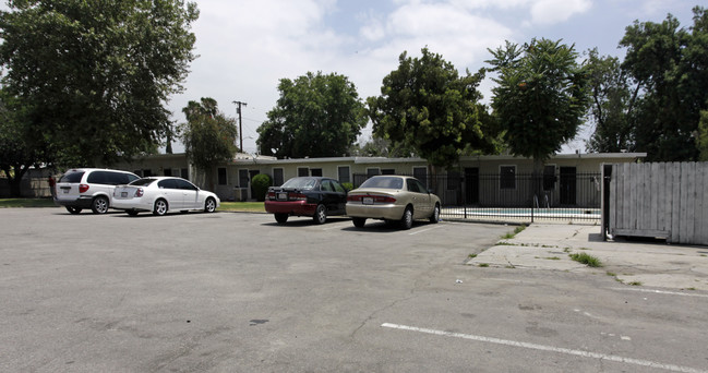 Lenore Apartments in San Bernardino, CA - Building Photo - Building Photo