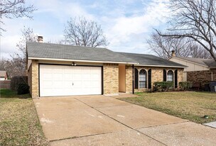 504 Woodcrest Way in Forney, TX - Building Photo