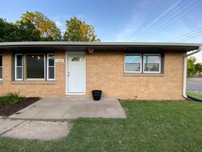 1402-1404 Hillcrest Drive in Manhattan, KS - Building Photo - Building Photo