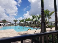 3253 W 100th Terrace, Unit L3853-0 in Hialeah, FL - Building Photo - Building Photo