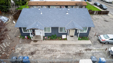 543 Angelus St in Turlock, CA - Building Photo - Building Photo