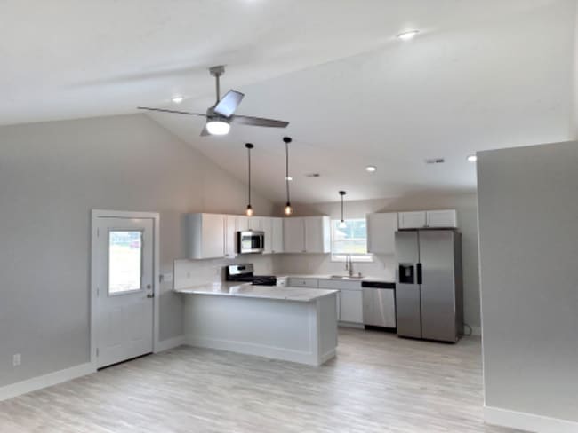 1956 W Cadmus Rd