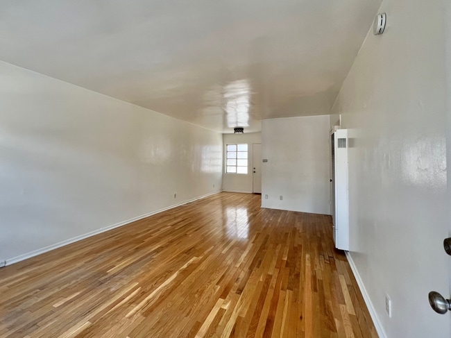 1342 Yale St, Unit B in Santa Monica, CA - Foto de edificio - Building Photo