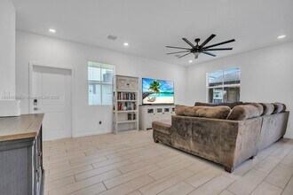 1772 SE 8th Terrace in Florida City, FL - Building Photo - Building Photo