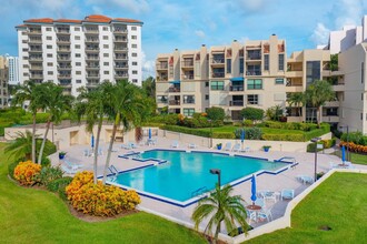 364 Golfview Rd in North Palm Beach, FL - Foto de edificio - Building Photo