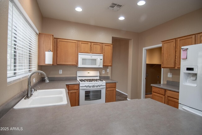 25213 N 40th Ln in Phoenix, AZ - Building Photo - Building Photo