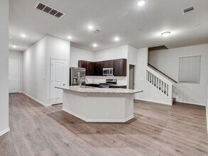 405 Magnolia Ln in Lake Jackson, TX - Building Photo - Building Photo