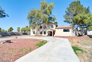7640 S Spencer St in Las Vegas, NV - Building Photo