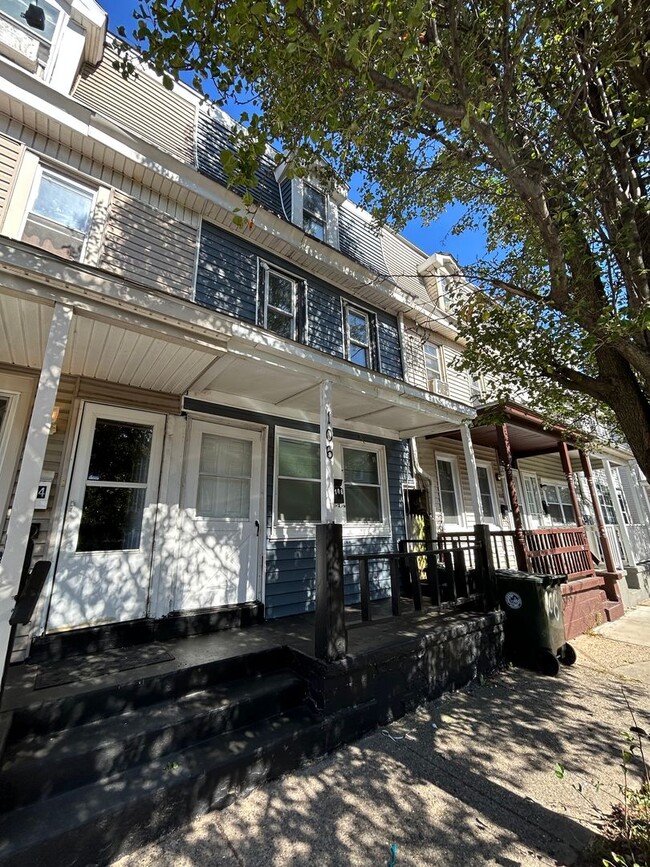 106 E Federal St in Burlington, NJ - Foto de edificio - Building Photo