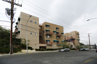 Court Street Apartments in Los Angeles, CA - Building Photo - Building Photo