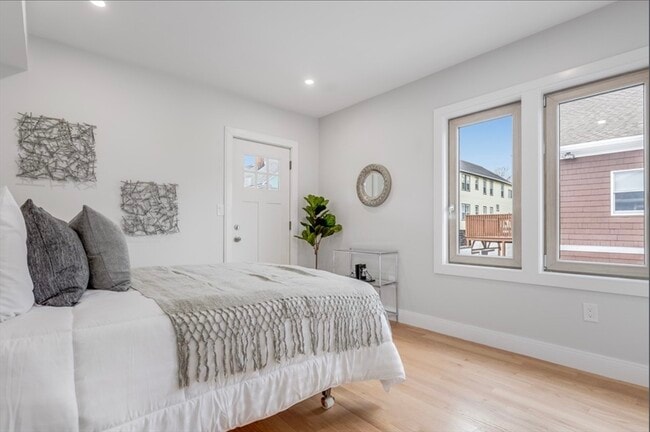 15 Melville Rd in Somerville, MA - Building Photo - Building Photo