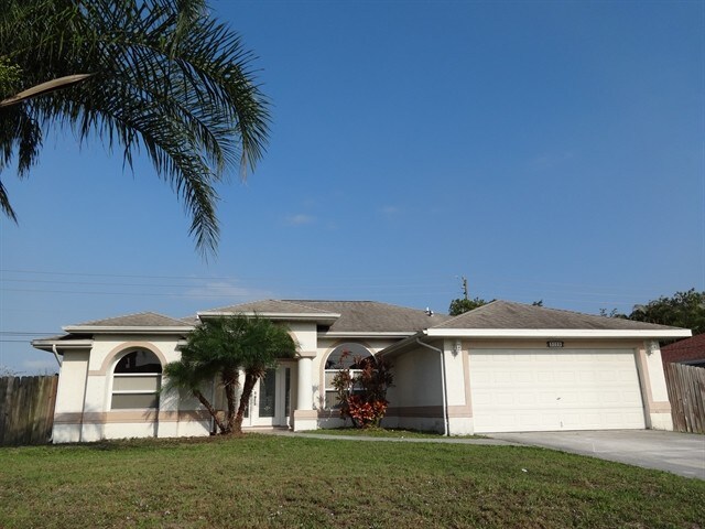 3029 SE Wake Rd in Port St. Lucie, FL - Building Photo