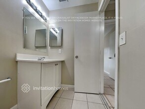 11221 SW 117th Ct in Miami, FL - Foto de edificio - Building Photo