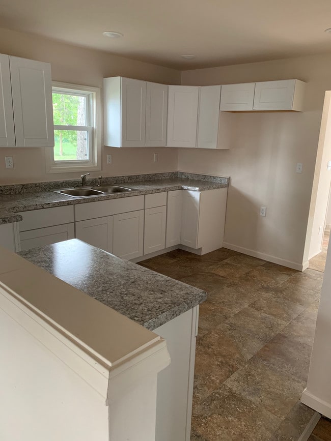 property at 1308 N Harris Ave
