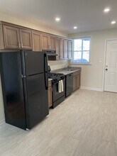 123 Gallagher Rd in Wayne, PA - Building Photo - Building Photo