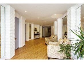 15020 North Bluff Rd in White Rock, BC - Building Photo - Building Photo