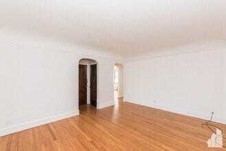 2611 W Berwyn Ave, Unit 1 in Chicago, IL - Building Photo - Building Photo