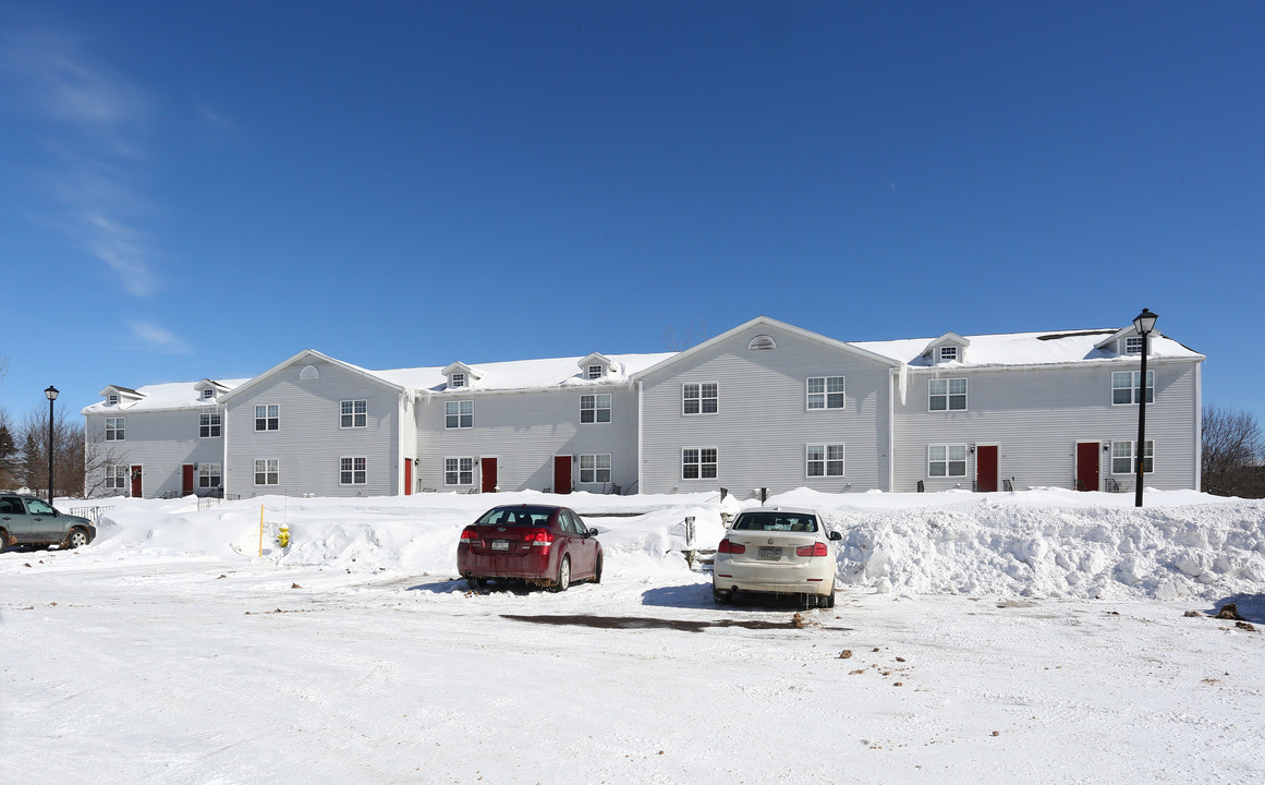 AJN Townhomes in Oswego, NY - Building Photo