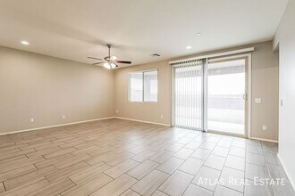 13046 N Murray Dr in Marana, AZ - Foto de edificio - Building Photo