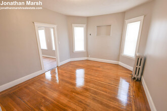 105 Evans St, Unit 3 in Boston, MA - Foto de edificio - Building Photo