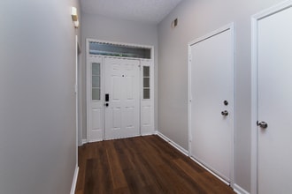 10430 Brawley Ln in Charlotte, NC - Building Photo - Building Photo
