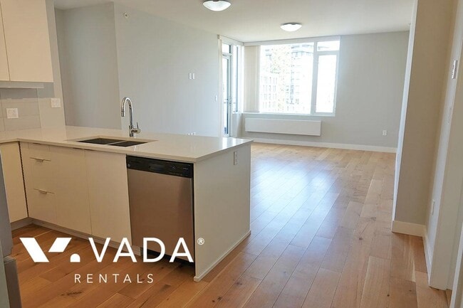 9393 Tower Rd in Burnaby, BC - Building Photo - Building Photo