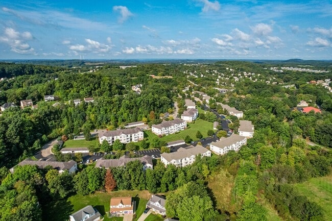 Berkley Manor in Cranberry Township, PA - Foto de edificio - Building Photo