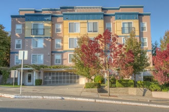 Sir Gallahad Apartment Homes in Bellevue, WA - Foto de edificio - Building Photo