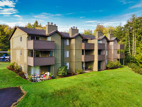 Canyon Park Apartments in Bremerton, WA - Foto de edificio - Building Photo