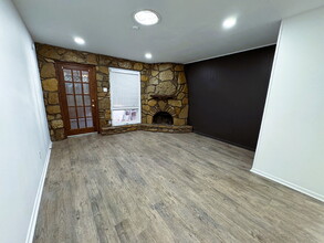 5756 38th St in Lubbock, TX - Foto de edificio - Building Photo