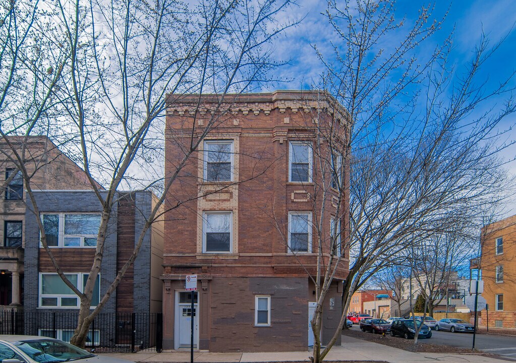 1358 N Artesian Ave in Chicago, IL - Building Photo