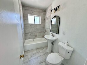 16446 Lorene Dr in Victorville, CA - Building Photo - Building Photo