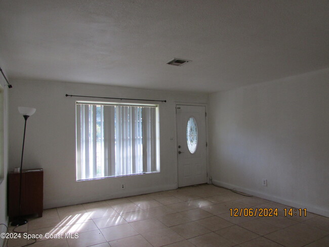 2805 11th Ave in Vero Beach, FL - Building Photo - Building Photo