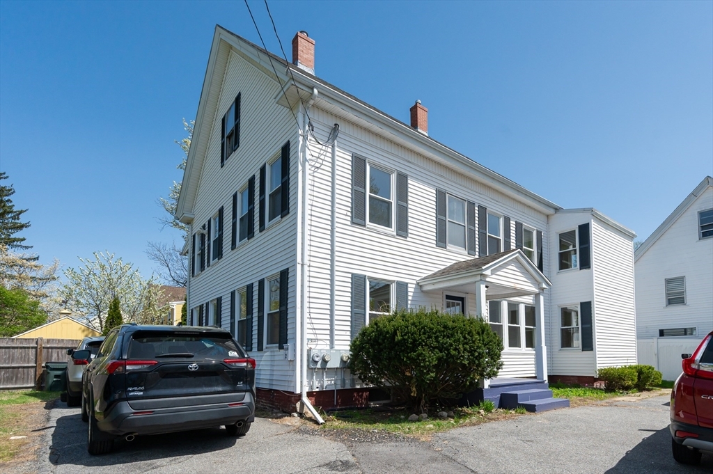 6 Ellis Ct in Amesbury, MA - Building Photo