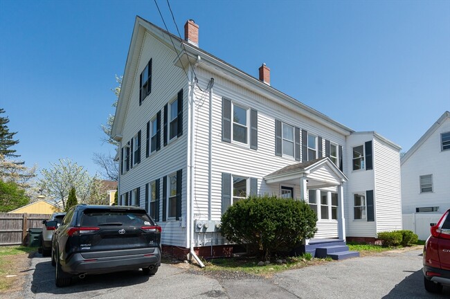 property at 6 Ellis Ct