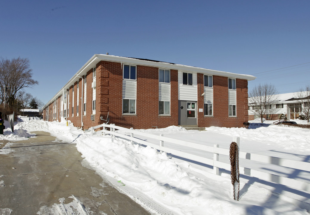 Ark Apartments in Kenosha, WI - Building Photo