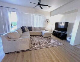 719 S Longmore St in Chandler, AZ - Building Photo