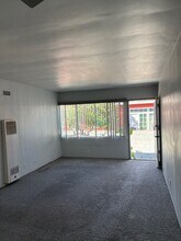 412 W Regent St, Unit 03 in Inglewood, CA - Building Photo - Building Photo