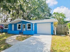 5712 Bay Blvd in Port Richey, FL - Building Photo