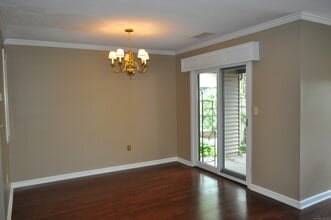 8 Sycamore Ln in Avon, CT - Building Photo - Building Photo