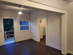 610 W Sycamore St in Carbondale, IL - Building Photo - Building Photo