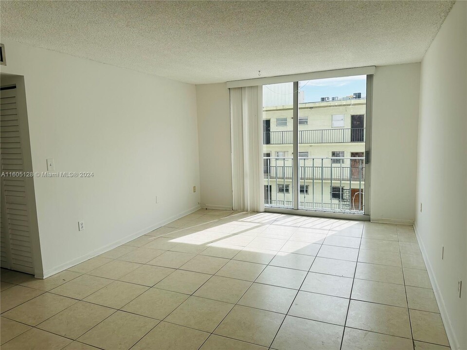 1250 Alton Rd, Unit 5F in Miami Beach, FL - Building Photo