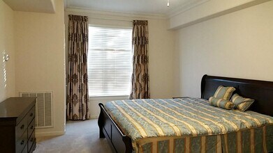 6655 W Sam Houston Pkwy S in Houston, TX - Building Photo - Building Photo