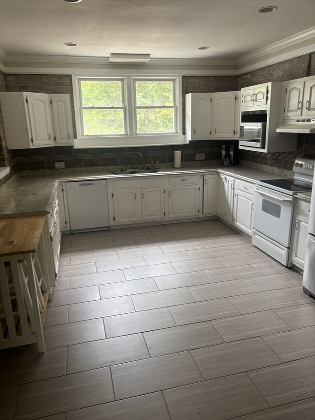 property at 514 Weed Dr