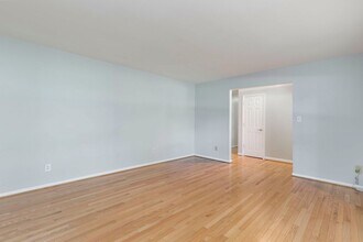 1211 Meadowridge Trail in Goshen, KY - Building Photo - Building Photo
