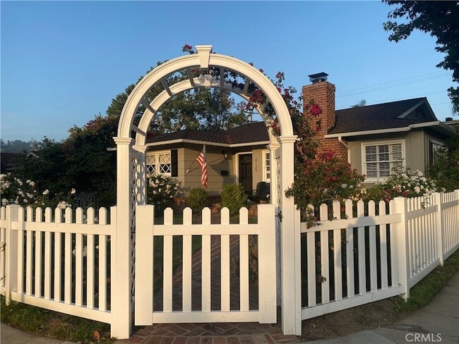 4125 Bakman Ave, Unit 739 in Los Angeles, CA - Building Photo - Building Photo